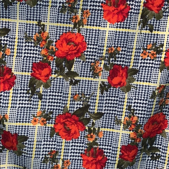 Lularoe Small Shirley *NWT* - Picture 2 of 3